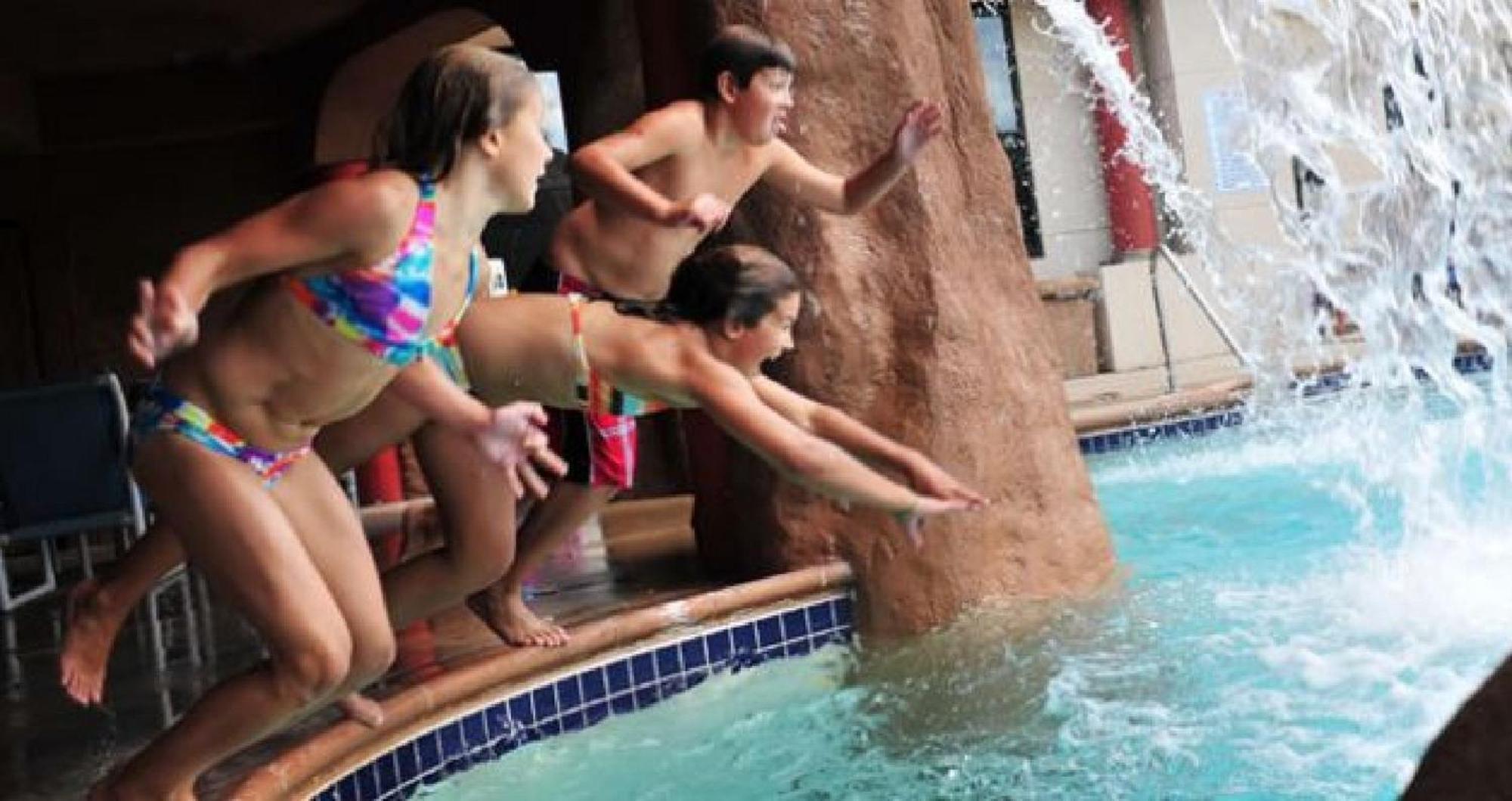 Atlantis Family Waterpark Hotel, Ascend Hotel Collection Lake Delton Exterior photo